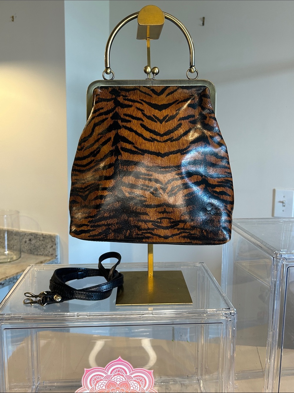 Patricia Nash Brn/Blk Tiger Print Frame Kisslock Satchel in 12”x 4”x 10” EUC - Picture 3 of 12